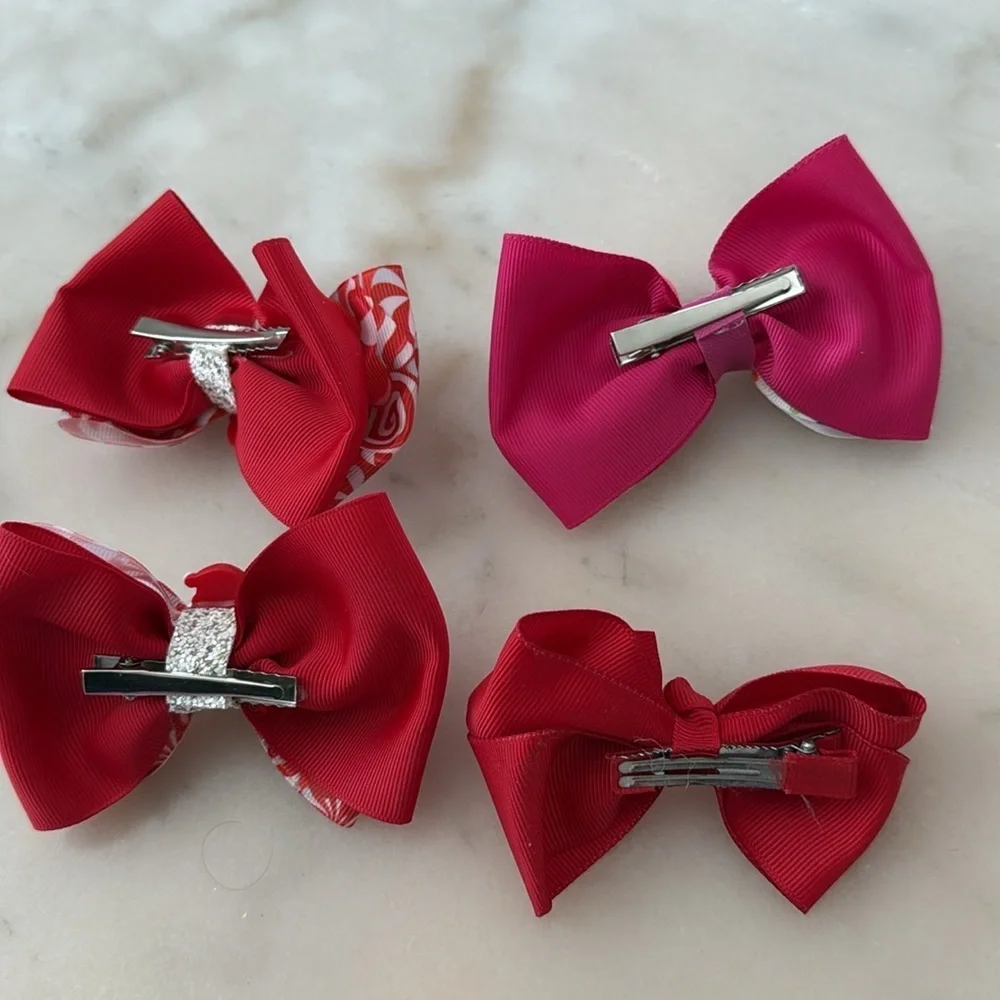 Plim Plim Colorful Hair Bow For Girls with Santa Designs Set of 4 NWOT